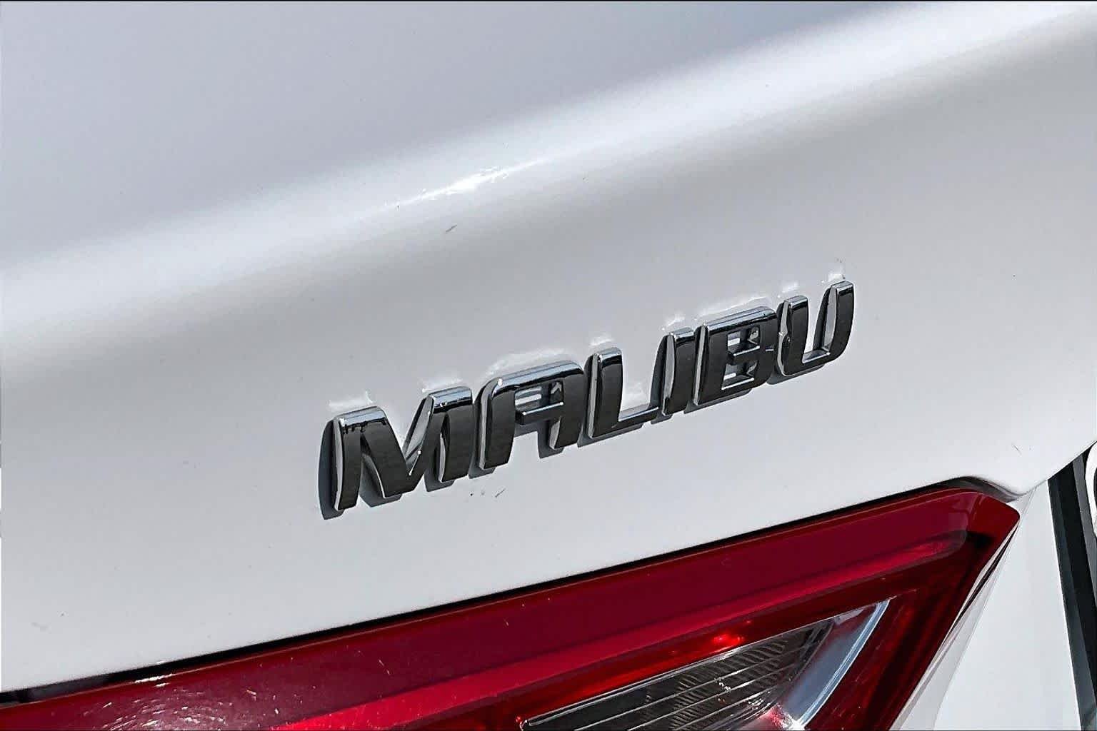 Used 2025 White Chevrolet LT image 29