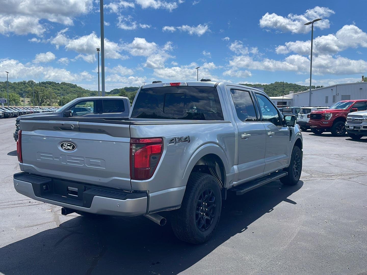 New 2026 Iconic Silver Metallic Ford XLT image 4