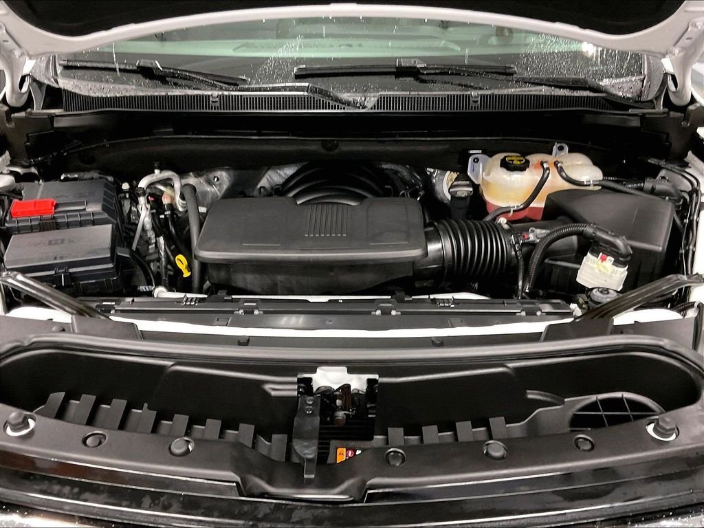 Used 2025 White Chevrolet LT image 31