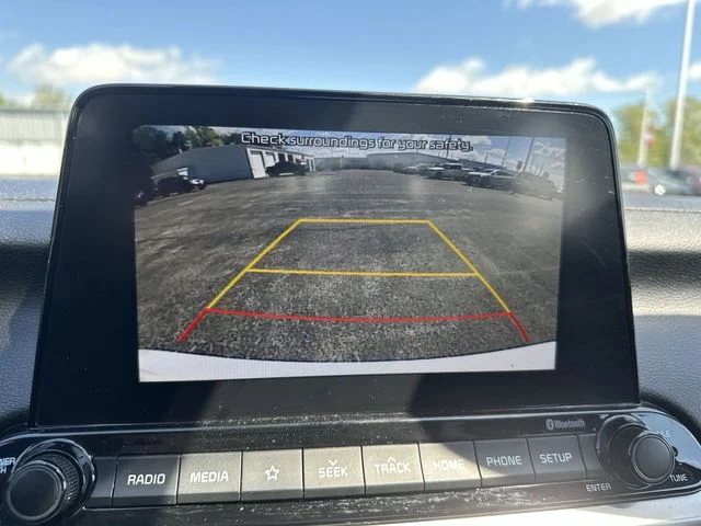 Used 2021 White Kia LXS image 24