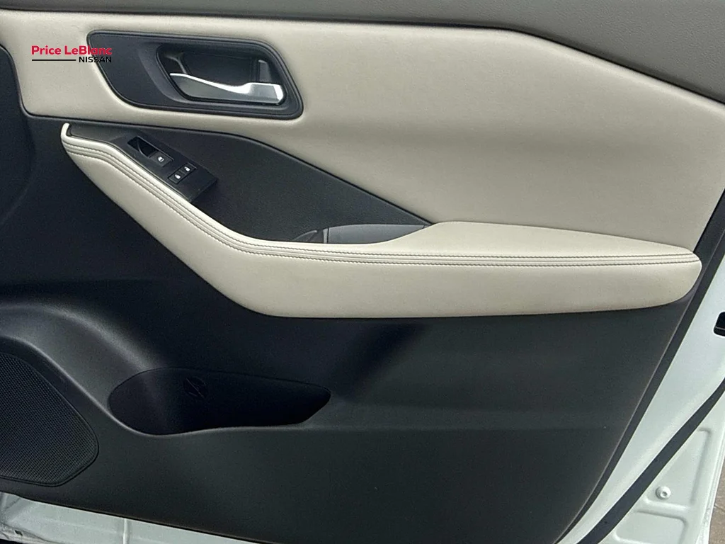 Certified Used 2025 Everest White Pearl Nissan SV image 13