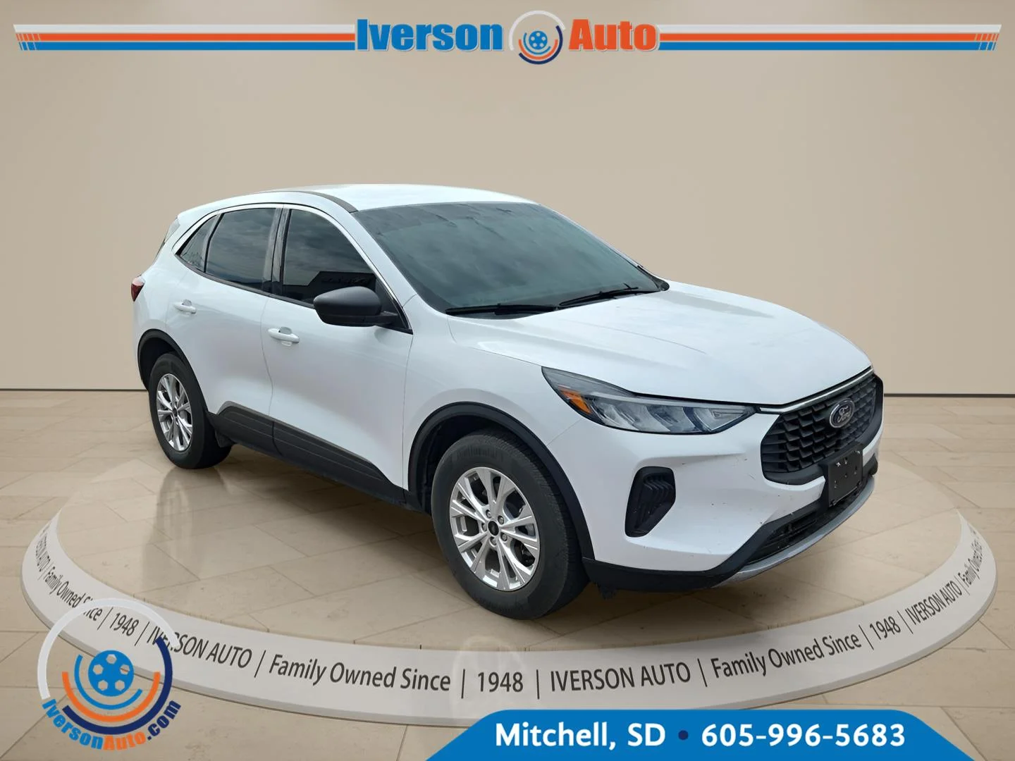 Used 2023 Oxford White Ford Active image 3