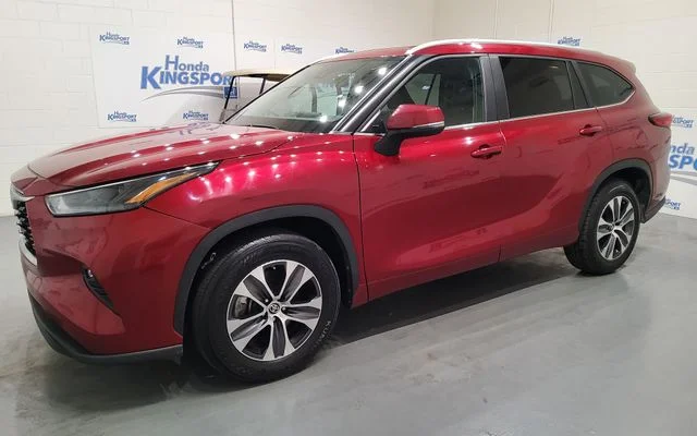 Used 2023 Red Toyota XLE image 38