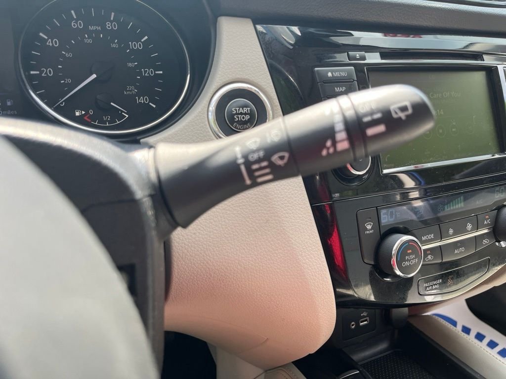 Used 2019 Blue Nissan SL image 18