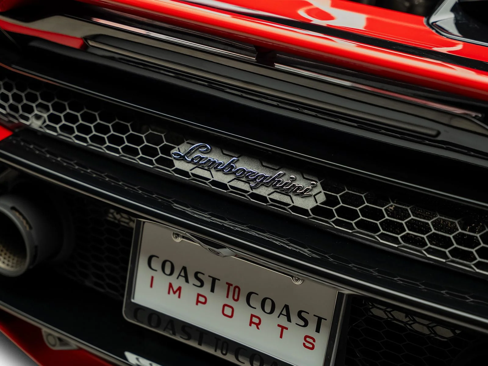 Used 2020 Red Lamborghini Base image 15