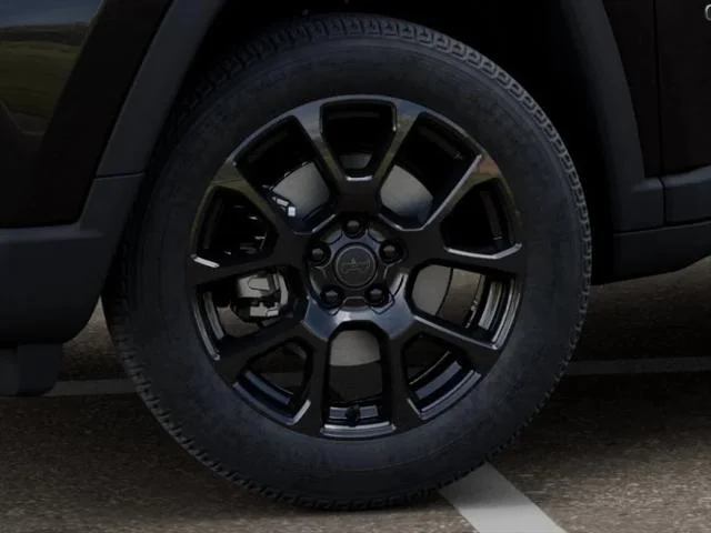 New 2026 Diamond Black Crystal Pearl-Coat Exterior Paint Jeep Latitude image 34