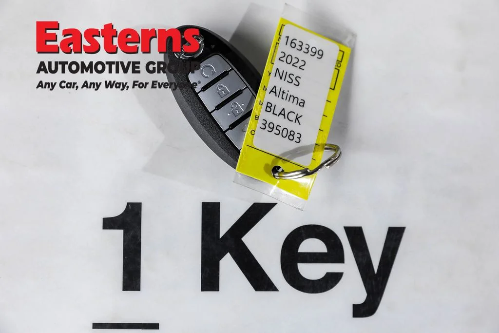 Used 2022 Black Nissan 2.5 SR image 22