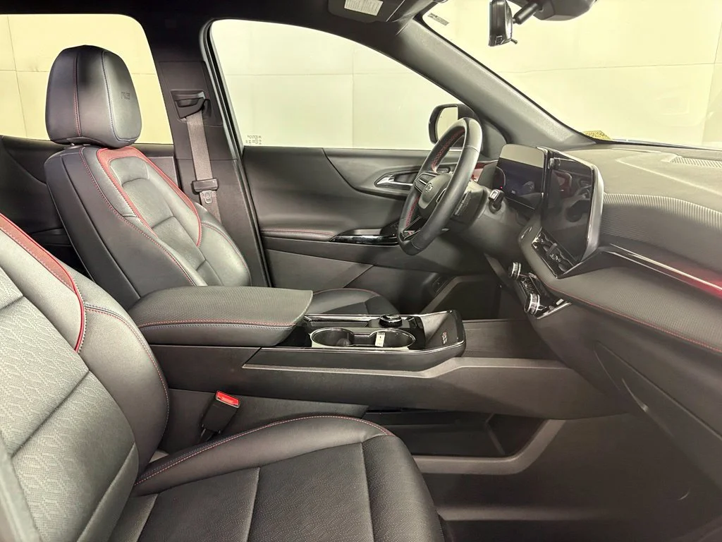 Used 2025 Mosaic Black Metallic Chevrolet RS image 17