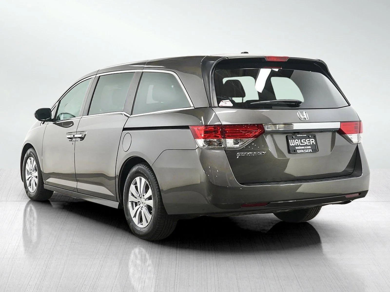 Used 2015 Gray Honda 5dr EX-L w/Navi image 3