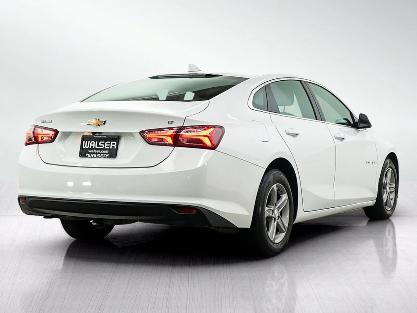 Used 2022 Summit White Chevrolet LT image 5