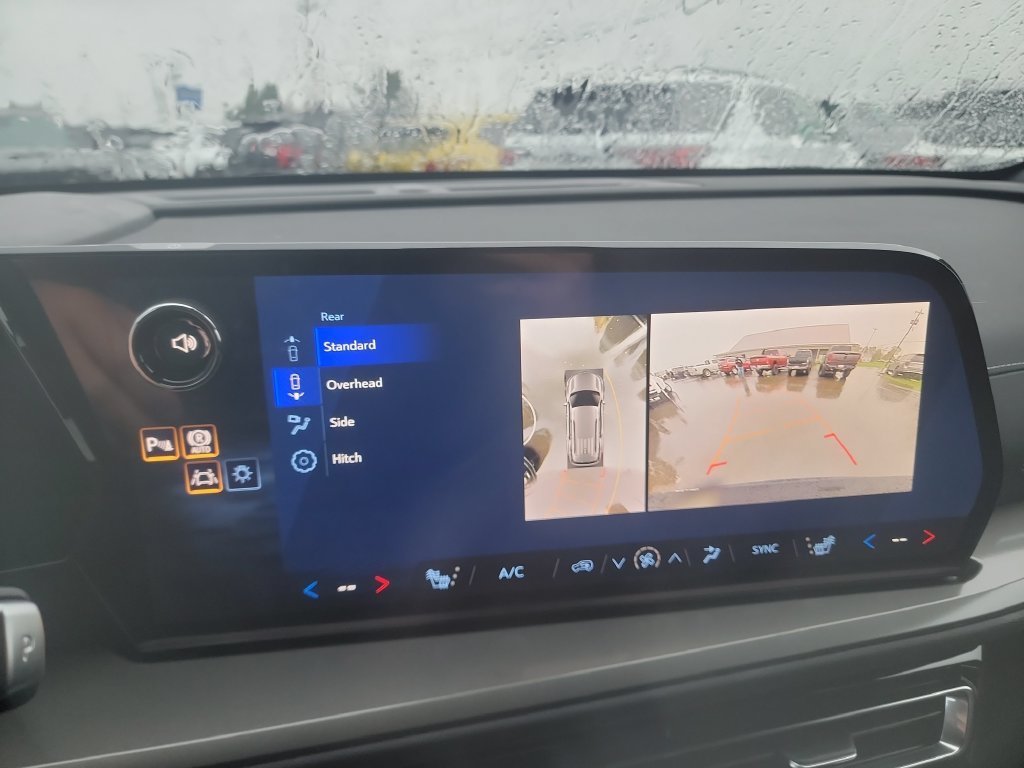 2027 Chevrolet Traverse LT - Photo 16