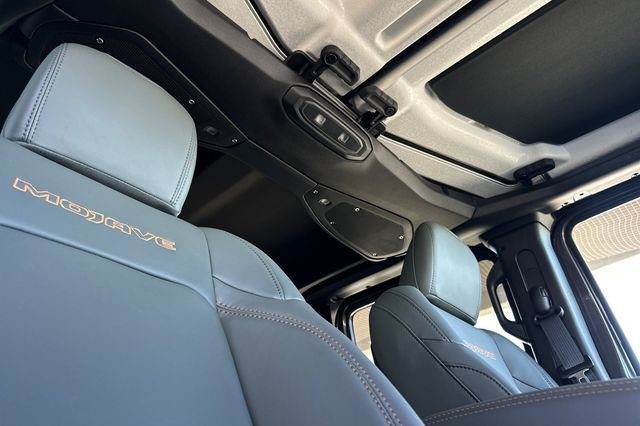 New 2026 Granite Crystal Metallic Clearcoat Jeep Mojave X image 15