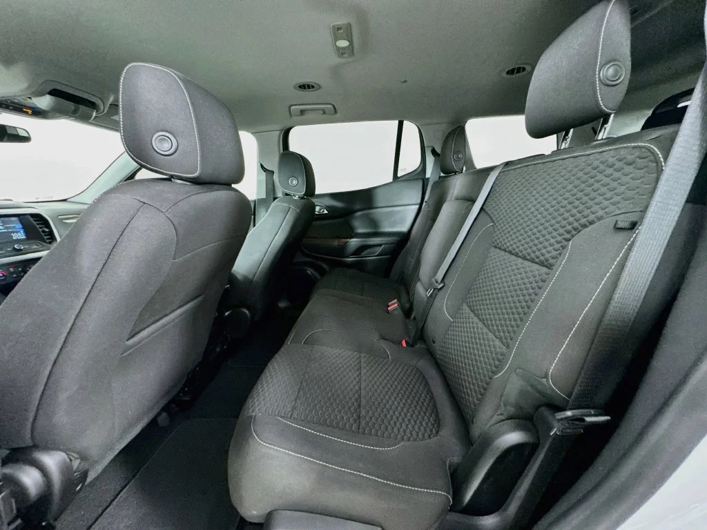 Used 2019 White GMC SLE-1 image 28
