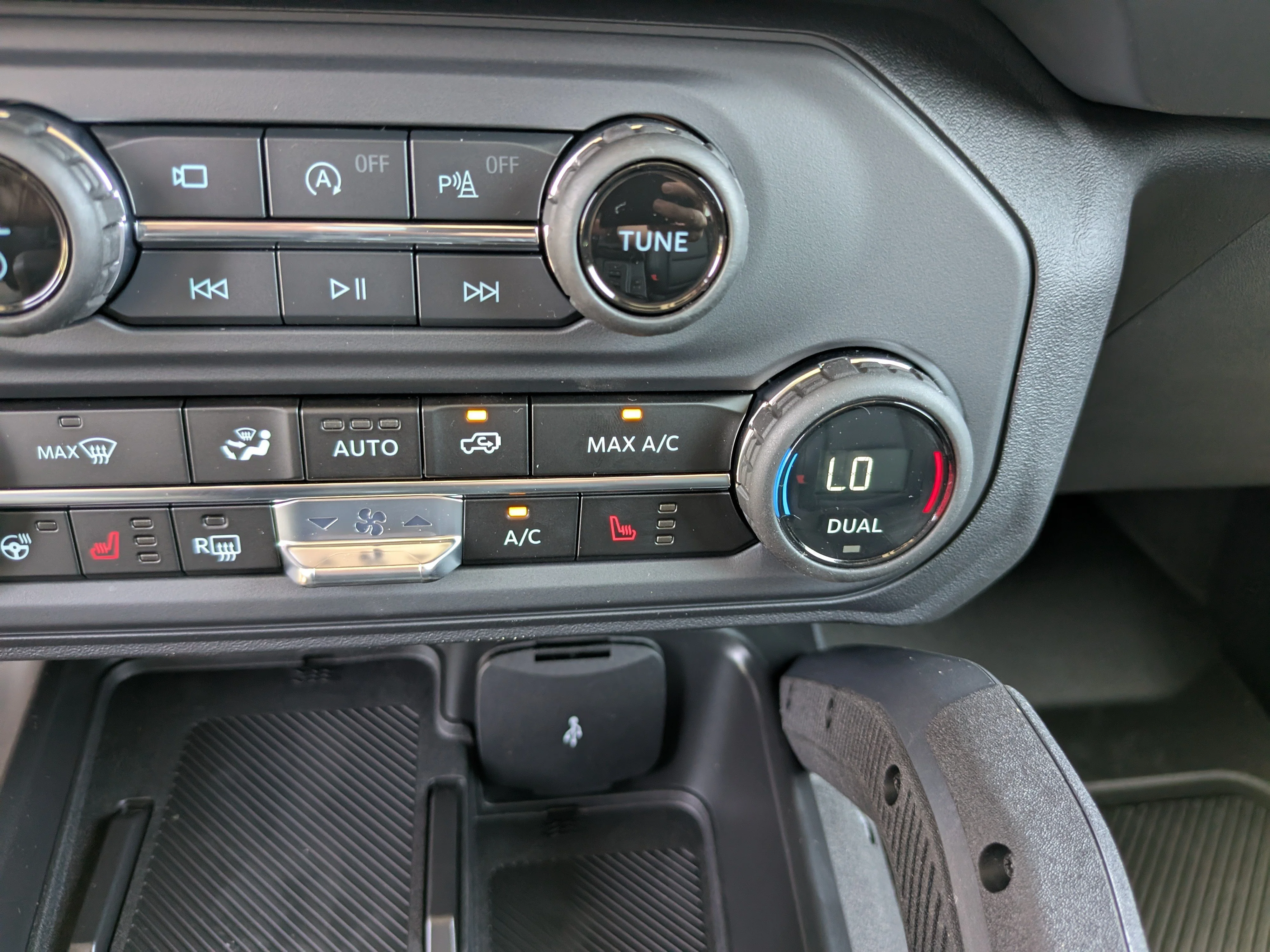New 2026 Avalanche Gray Ford Badlands® image 24