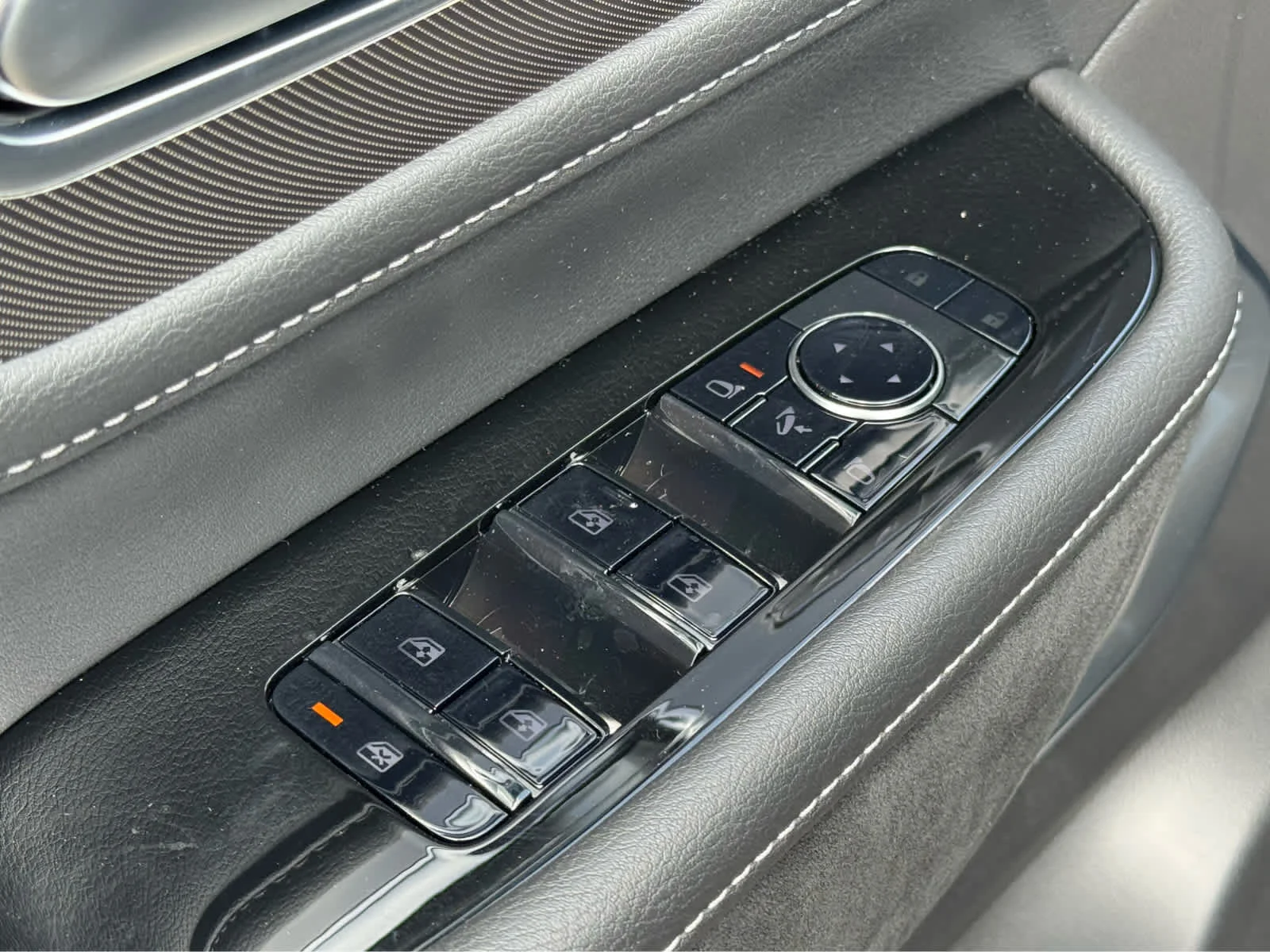 New 2027 DYNAMIC METAL INFINITI Luxe 2WD image 17