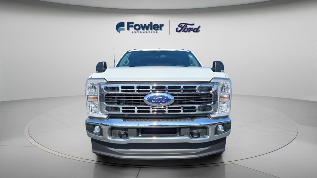 New 2026 Oxford White Ford F-350® XLT image 2
