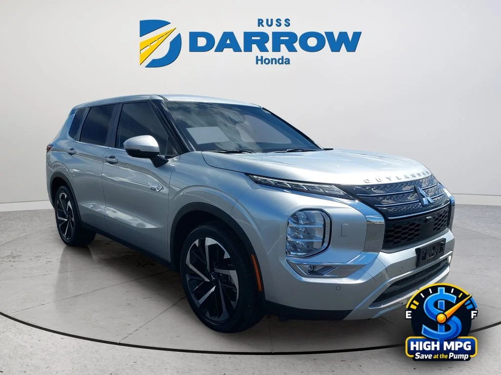 Used 2024 Silver Mitsubishi SE image 7