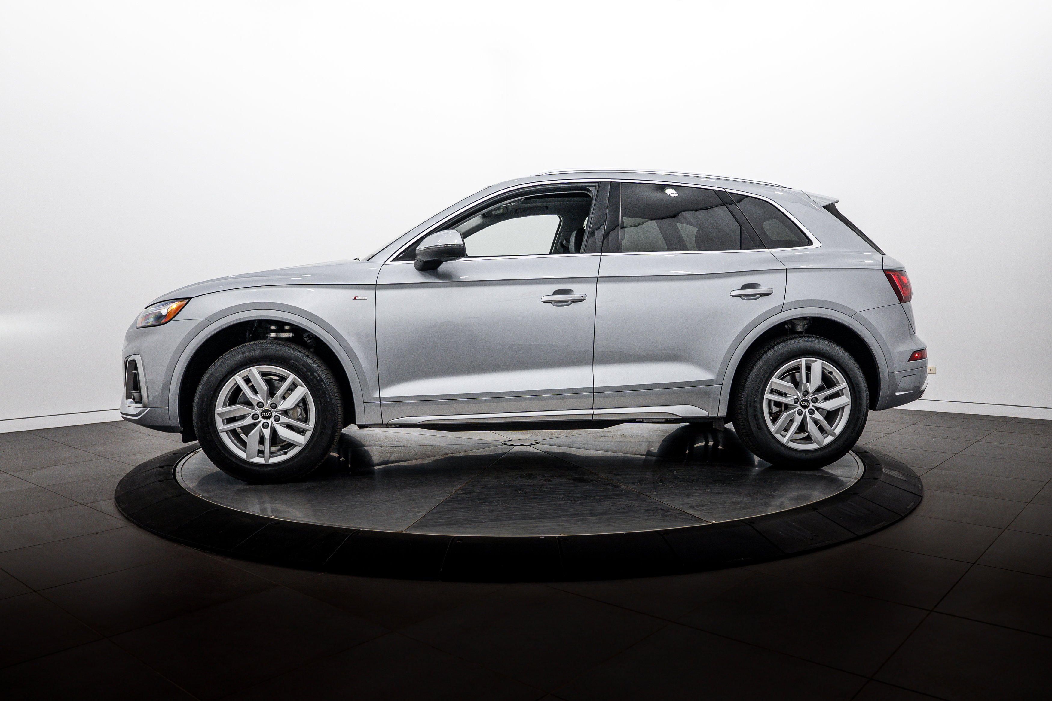 Certified Used 2023 Florett Silver Metallic Audi S line Premium image 7