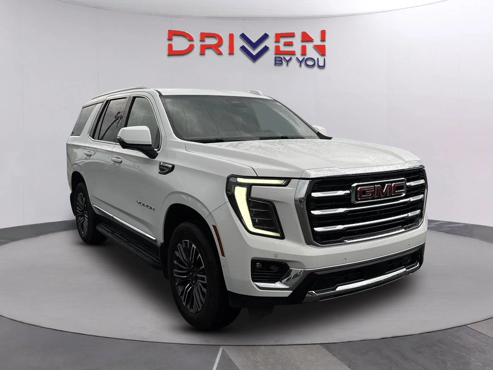 Used 2025 Summit White GMC Elevation image 1