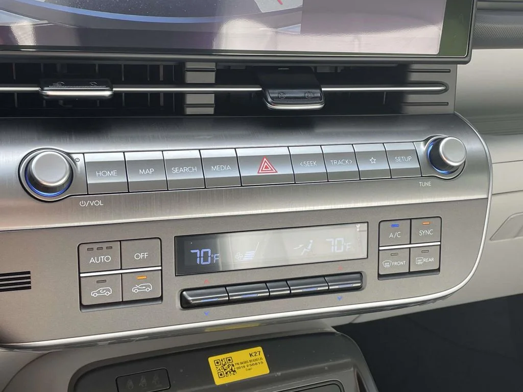 New 2026 White Hyundai SEL Premium image 27