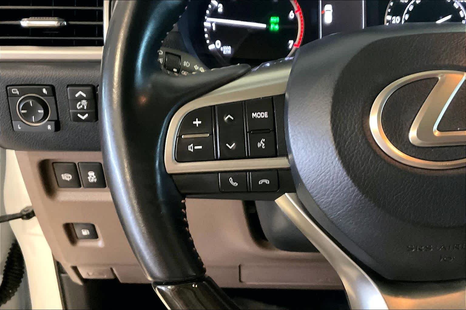 Used 2023 Eminent White Pearl Lexus Premium image 21
