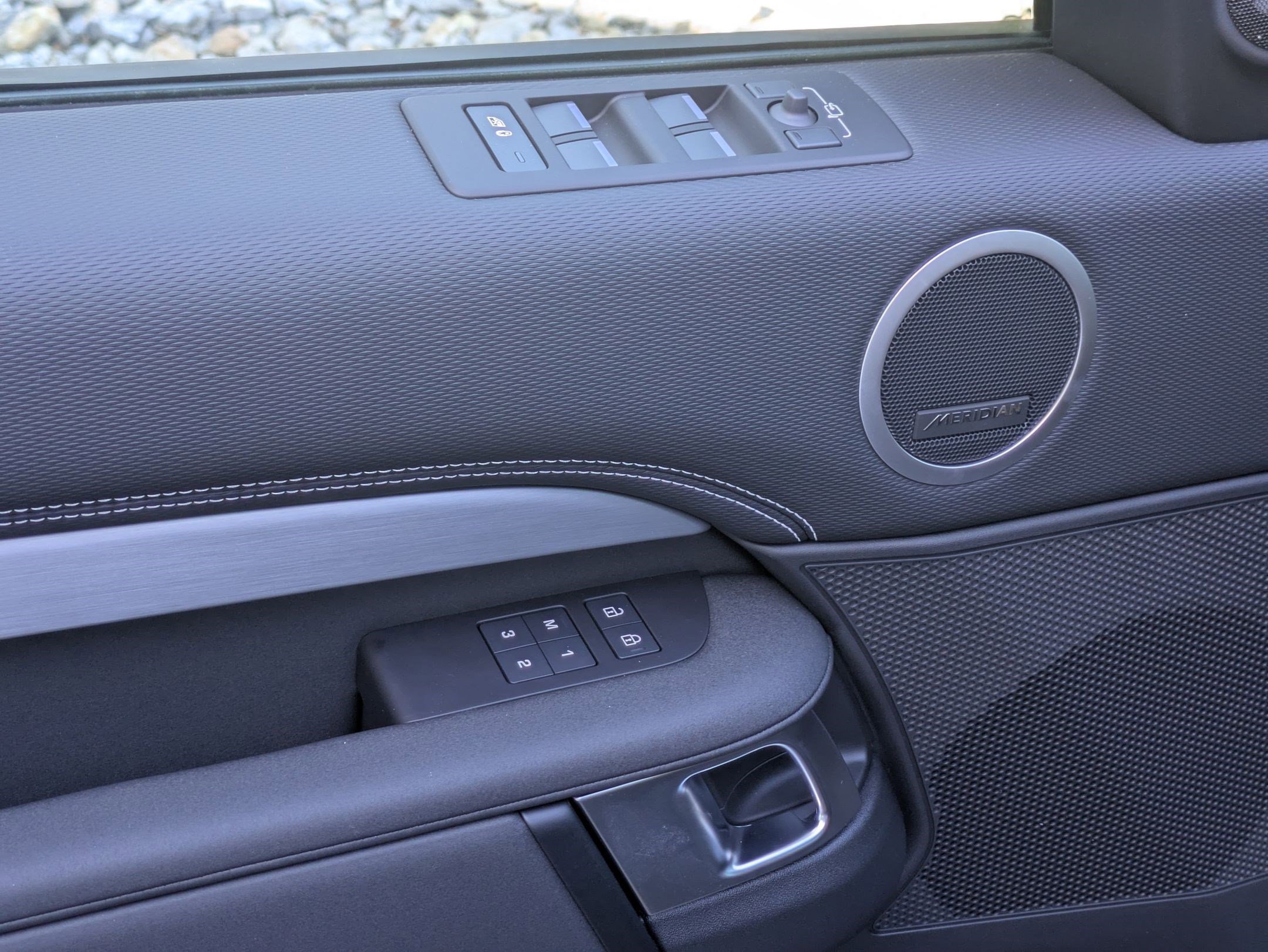 New 2026 Carpathian Grey Land Rover Gemini Edition image 14