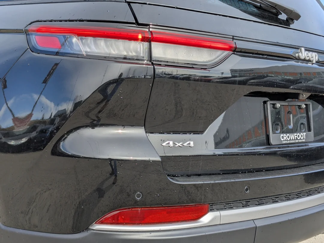 New 2026 Black Jeep Limited - - 4x4 - Panoramic Sunroof - Luxury Tech II - 9 Amplified Speakers - Remote Start & More! image 9