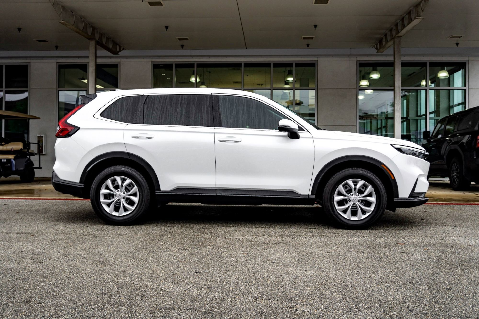 Used 2025 Platinum White Pearl Honda LX image 4
