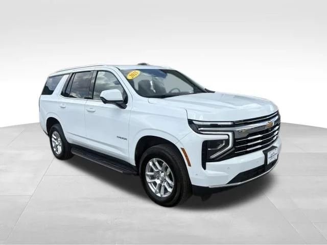 Used 2025 White Chevrolet LT image 8