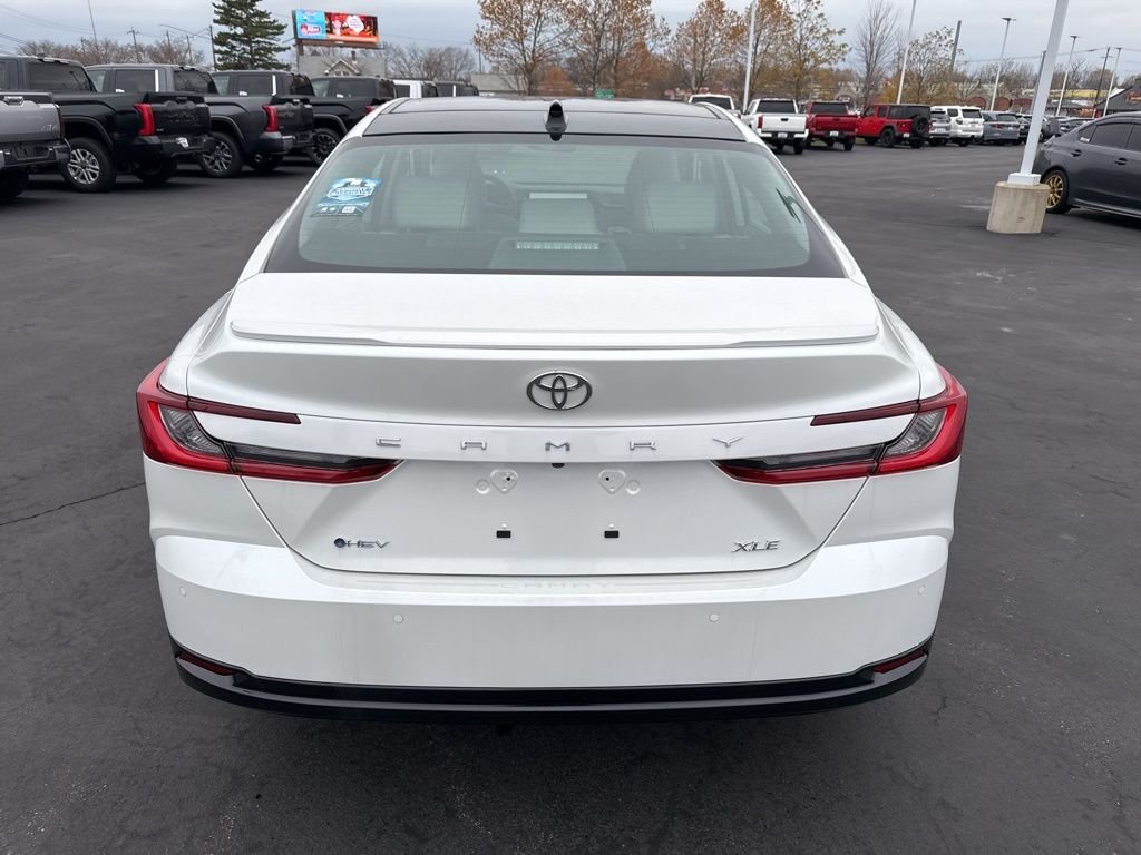 2025 Toyota Camry XLE - Photo 9