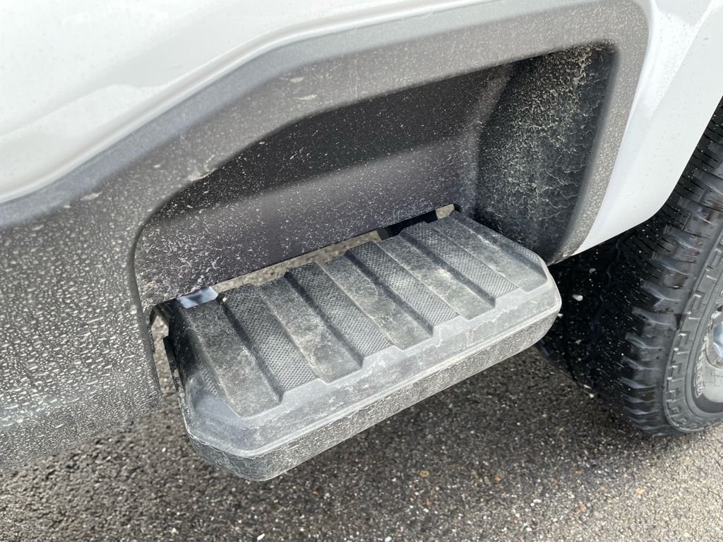 New 2026 Oxford White Ford F-250® XL image 17