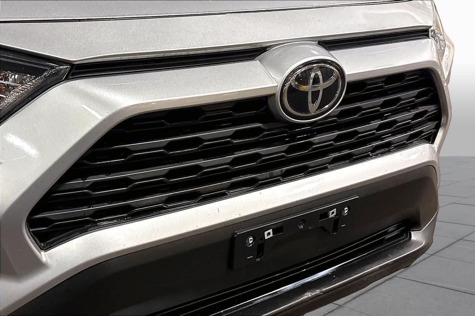 Used 2021 Silver Sky Metallic Toyota LE image 29