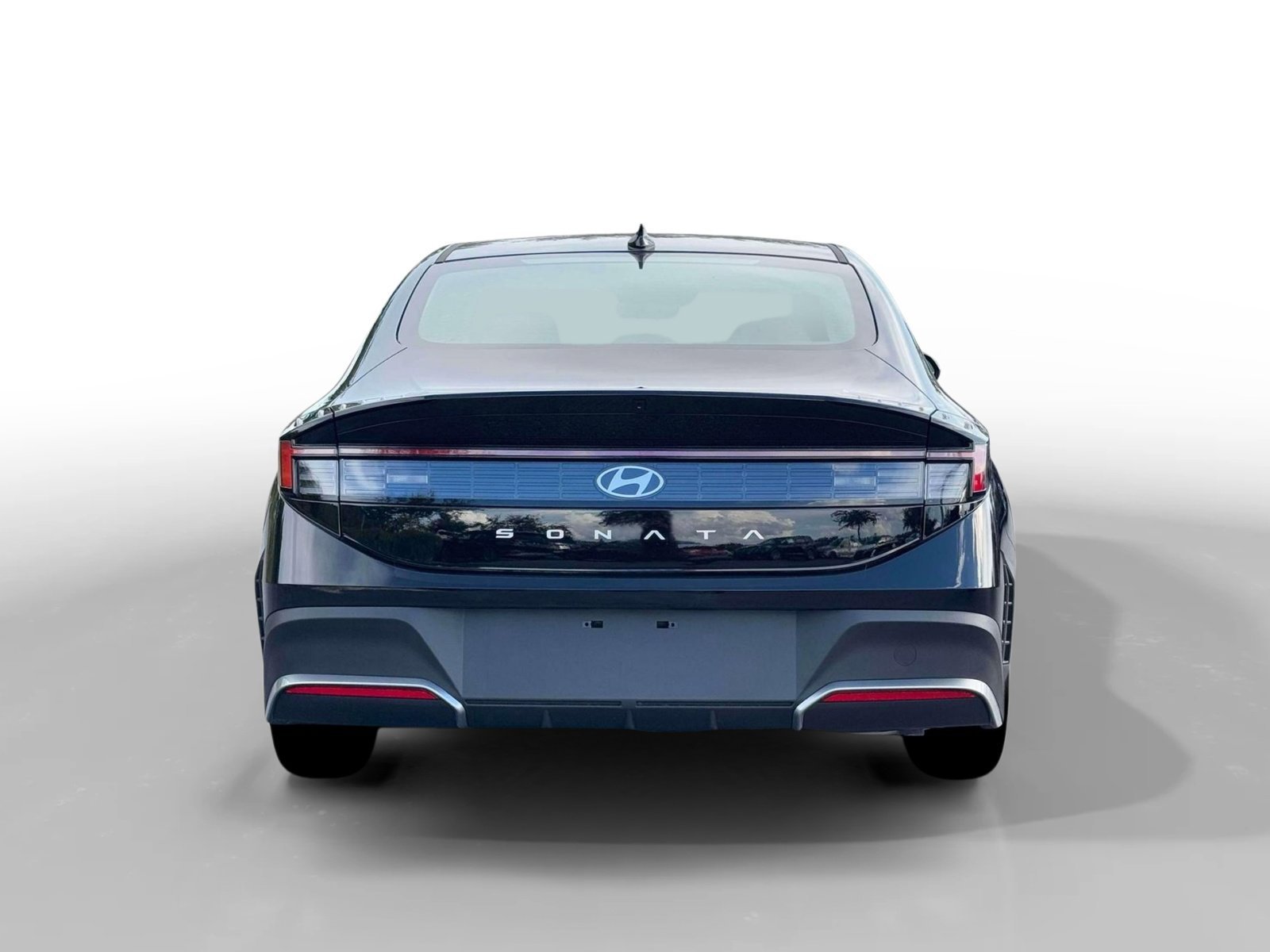 New 2026 Abyss Black Hyundai SE image 6