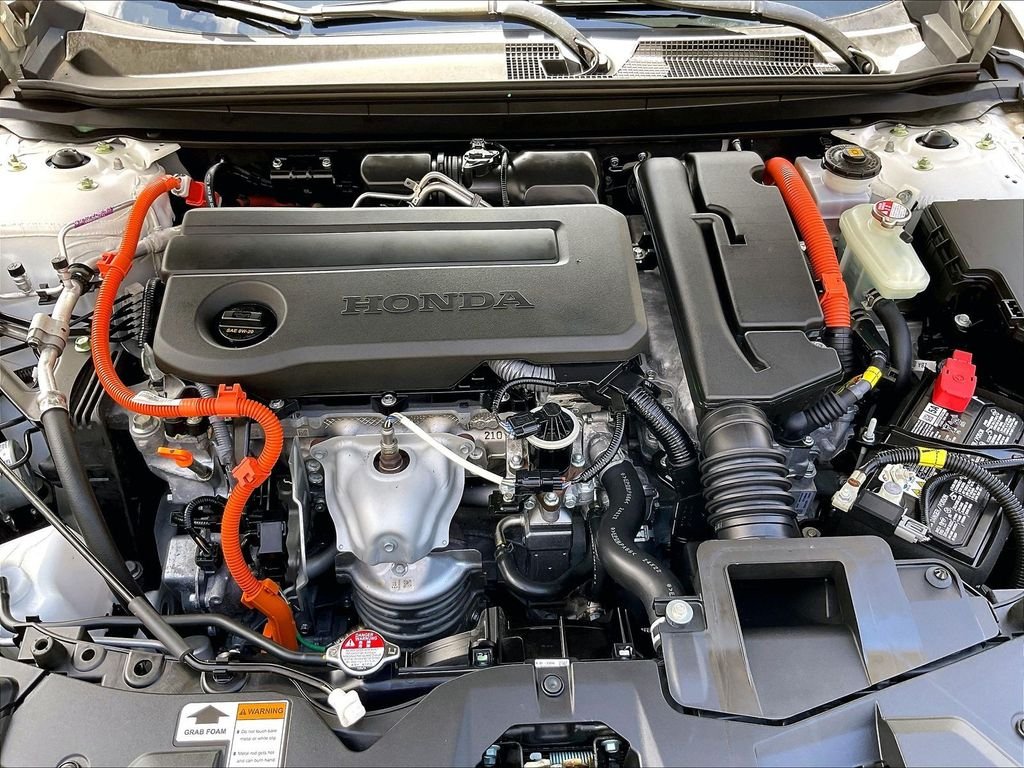 Used 2025 White Honda Touring image 30