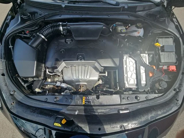 Used 2019 Black Buick Essence image 32