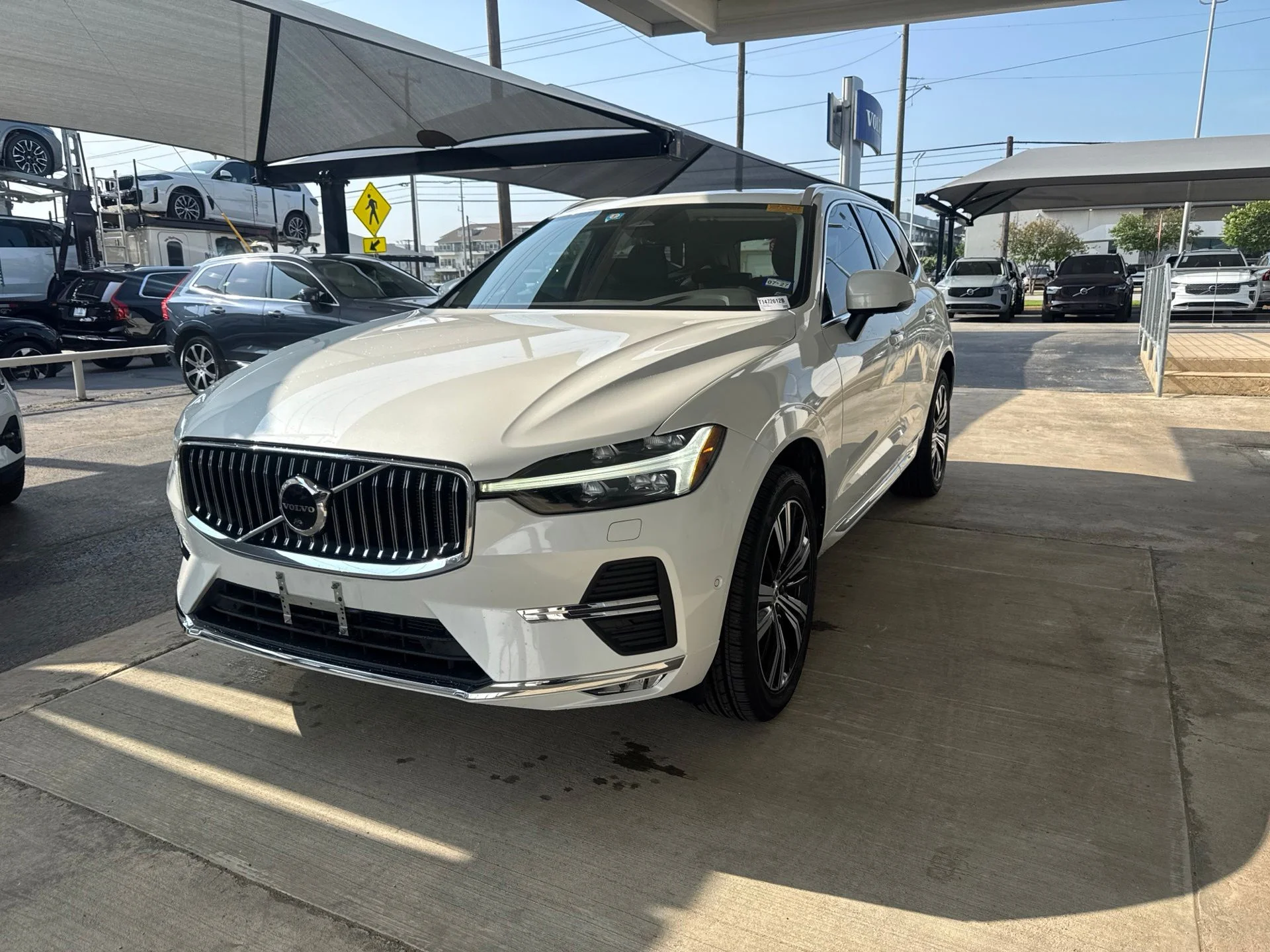 2023 Volvo XC60 B5 Plus Bright Theme AWD's photo