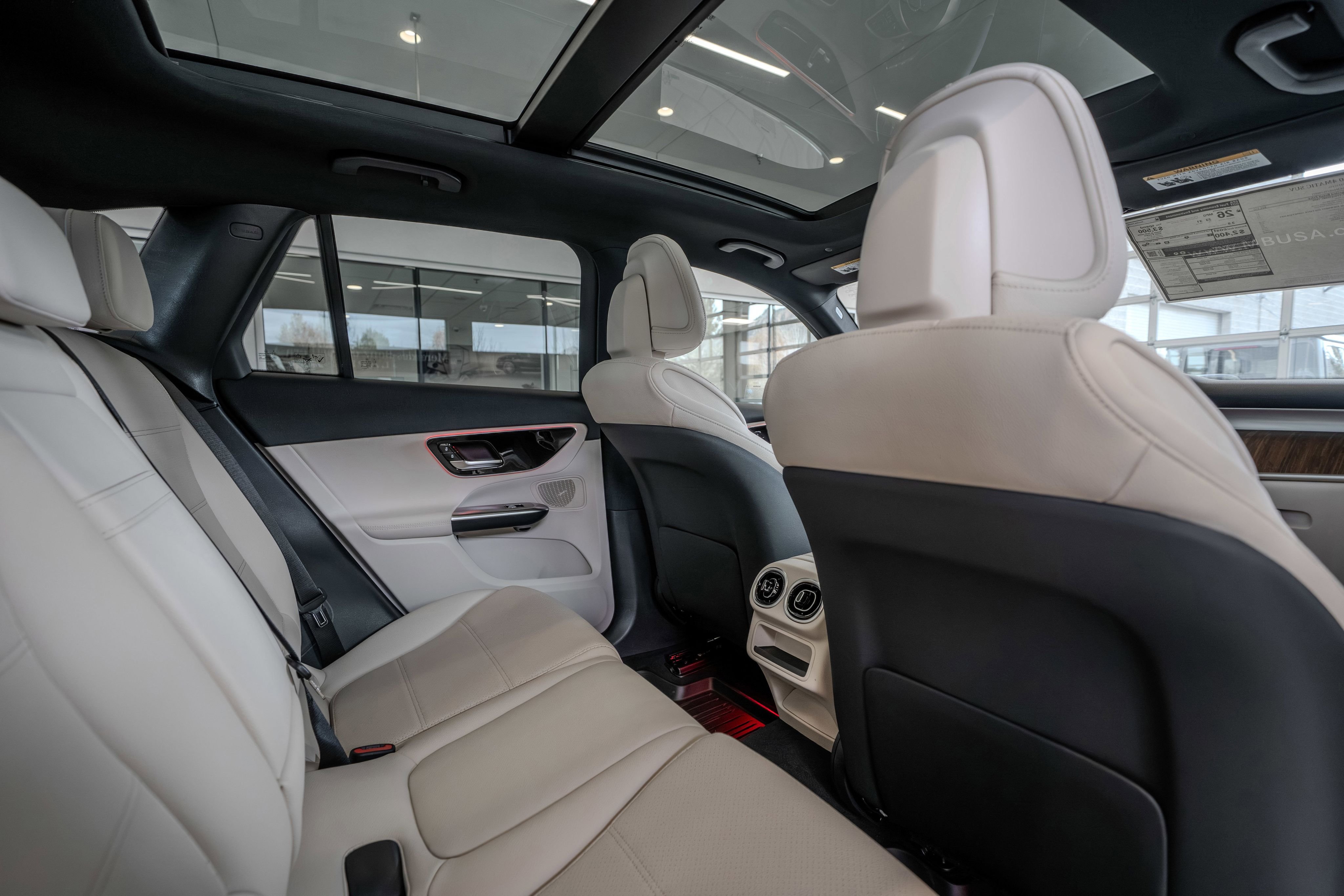 New 2026 Polar White Mercedes-Benz GLC 300 image 28