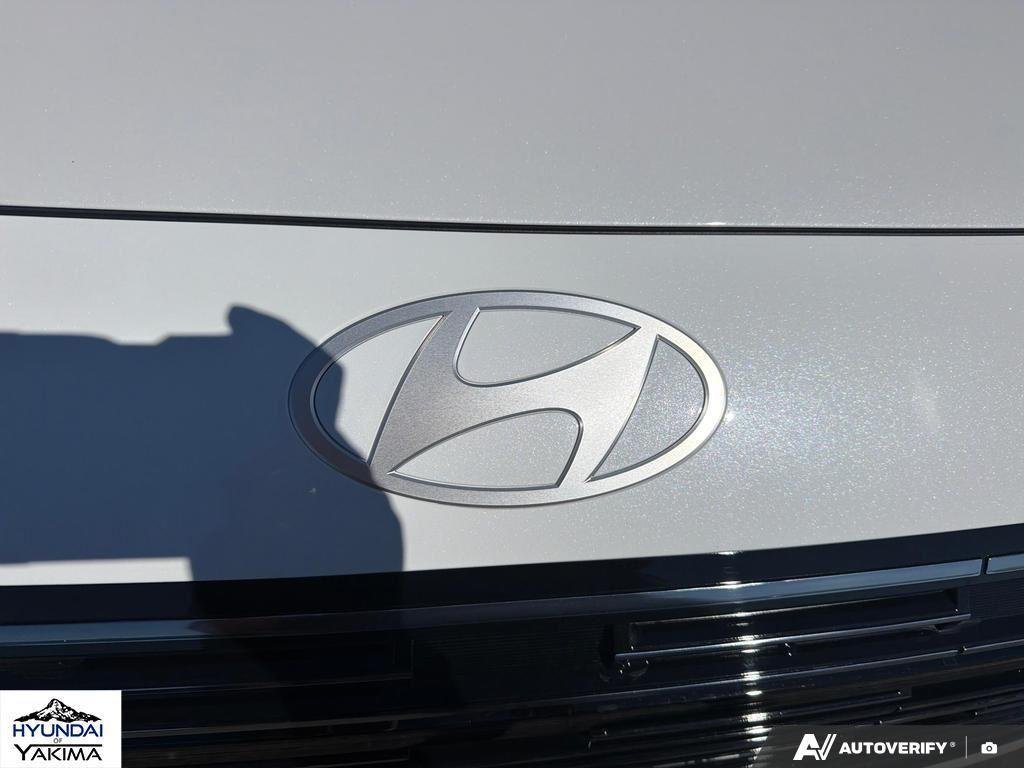 New 2026 Creamy White Pearl Hyundai SEL 8P image 9