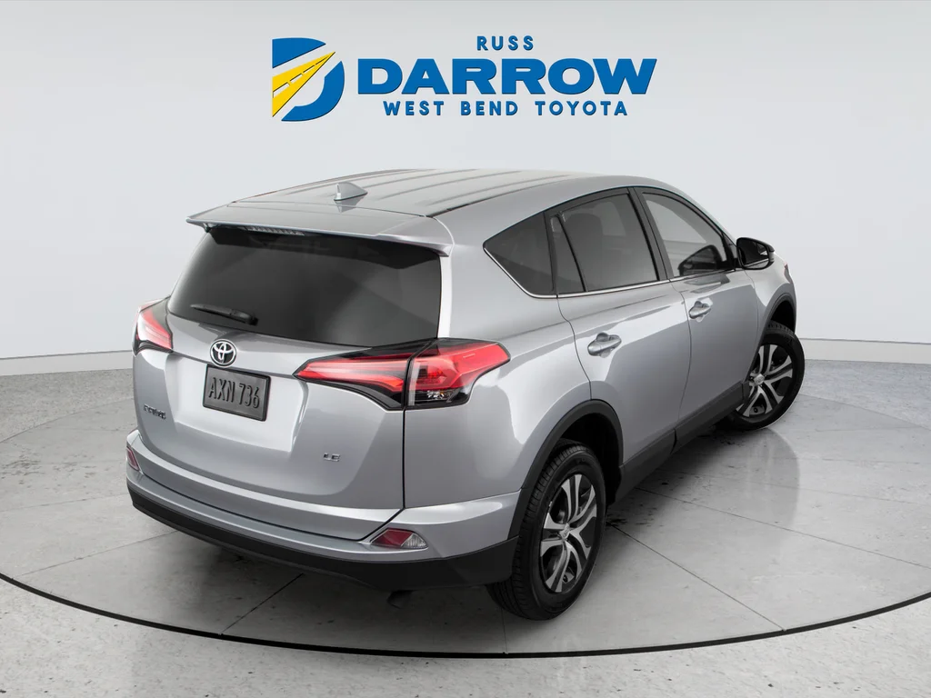 Used 2018 Silver Toyota LE image 8