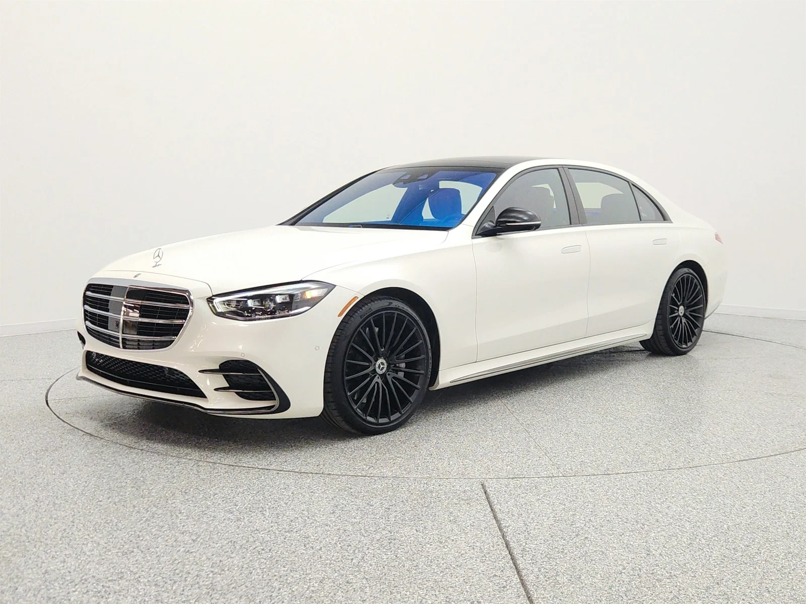 Certified Used 2023 MANUFAKTUR Diamond White Mercedes-Benz S 580 4MATIC® Sedan image 1