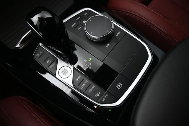 Used 2024 Black BMW xDrive30i image 4
