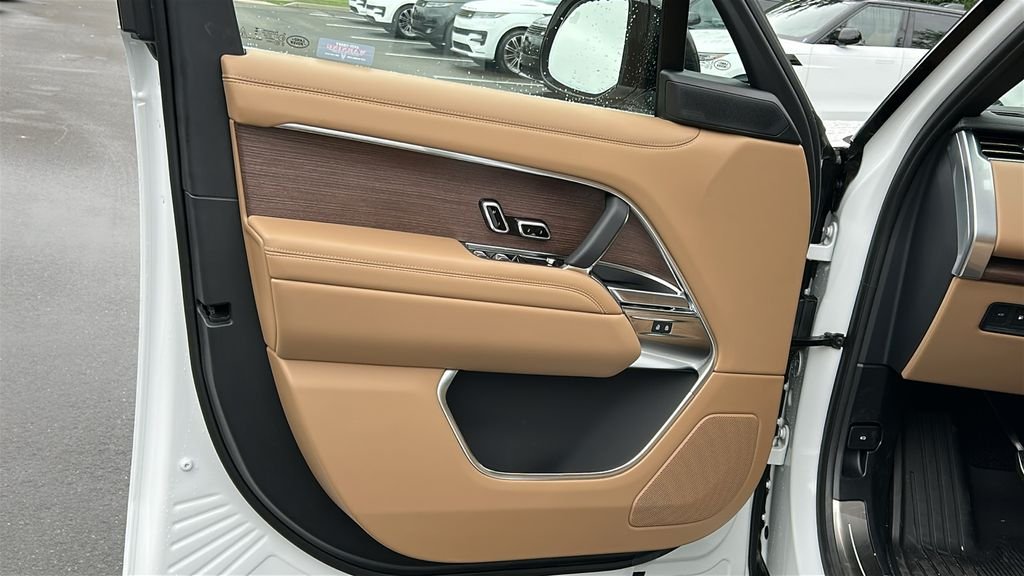 2026 Land Rover Range Rover SE - Photo 9