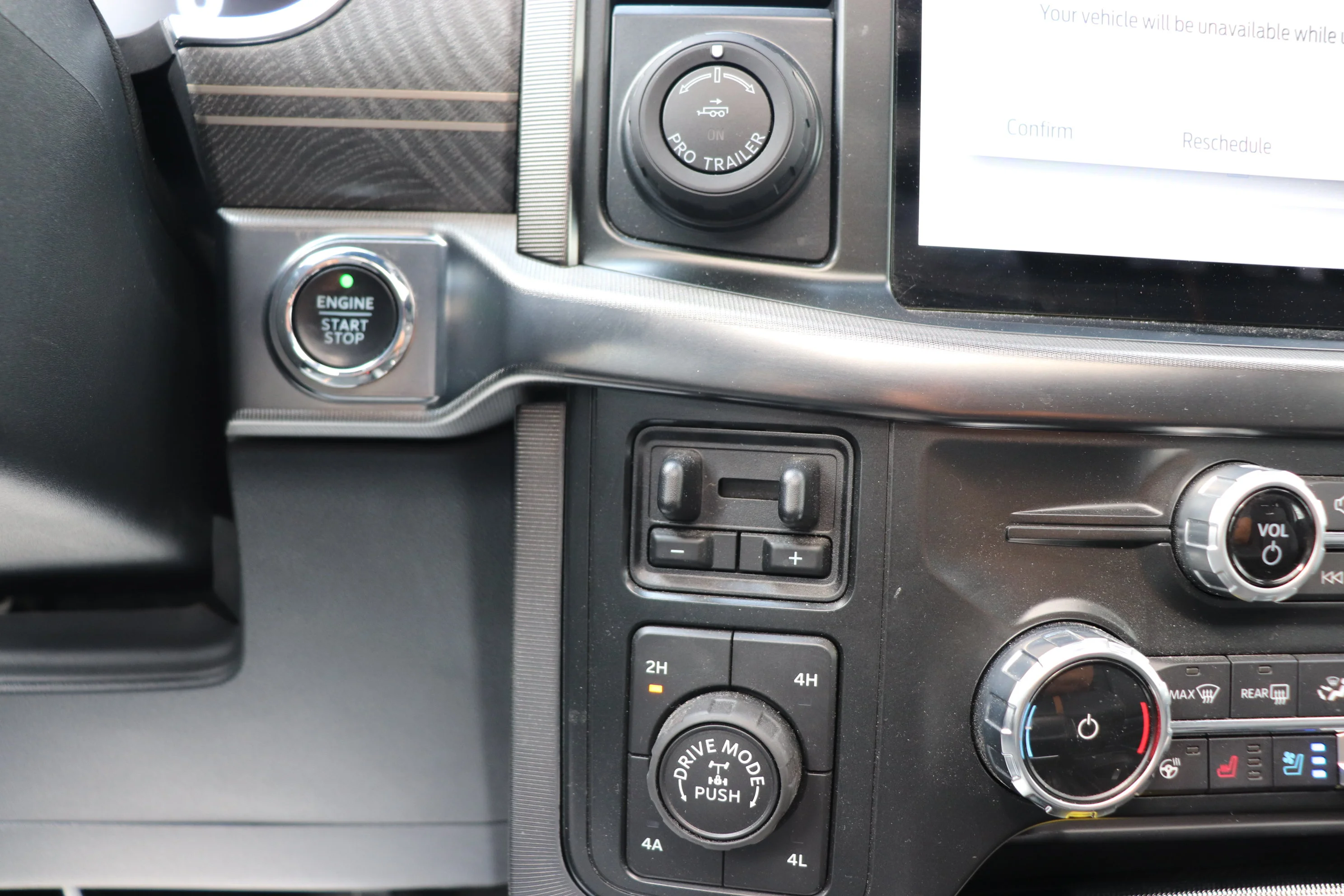Used 2022  Ford XL 4WD SuperCrew 5.5