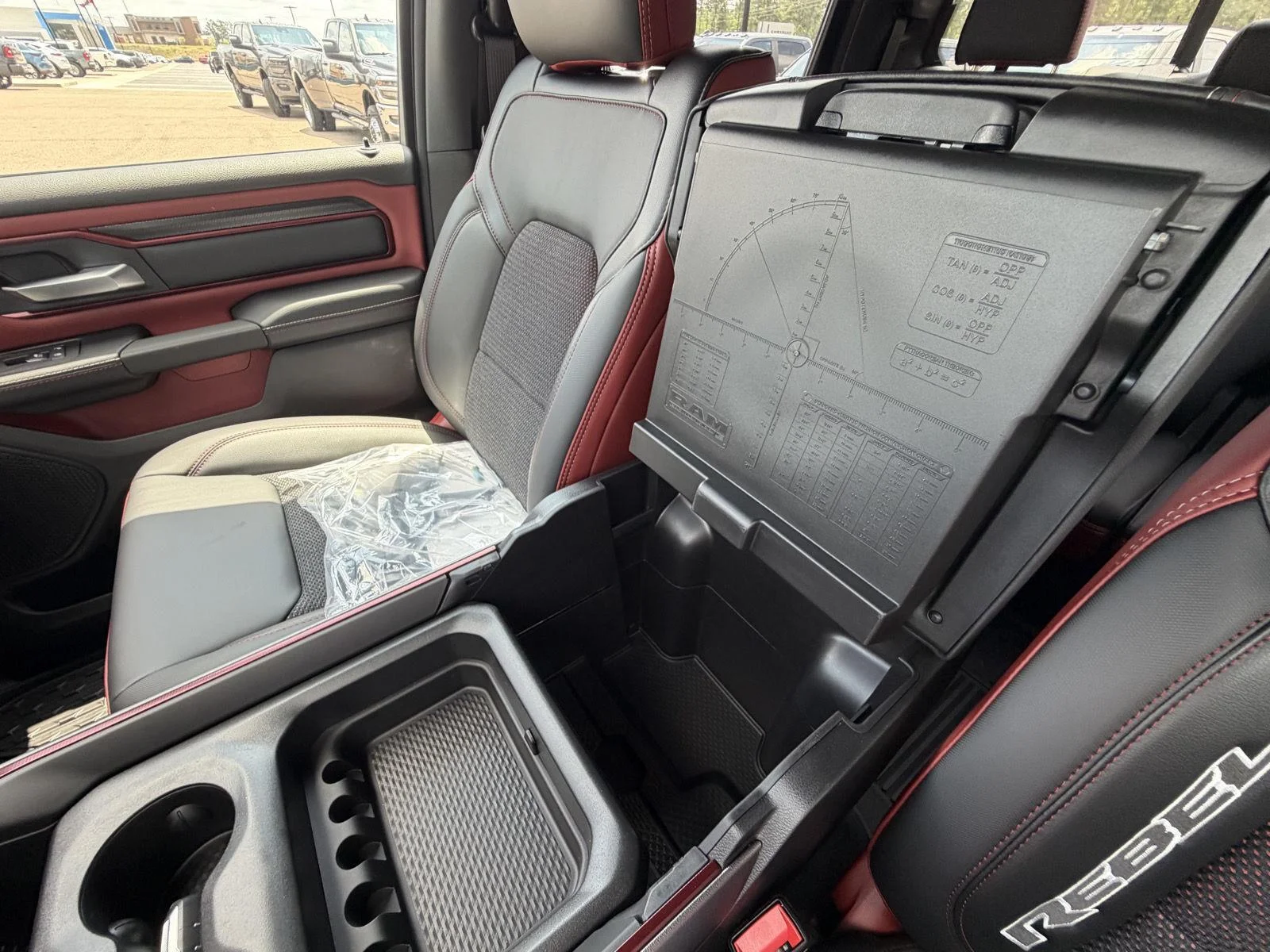 New 2026 Diamond Black Crystal Pearl-Coat Exterior Paint RAM Rebel image 16