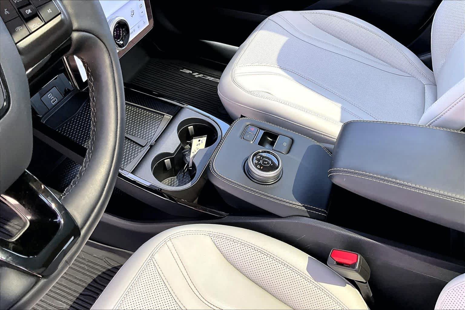 Used 2024 Star White Metallic Tri-Coat Ford Premium image 16