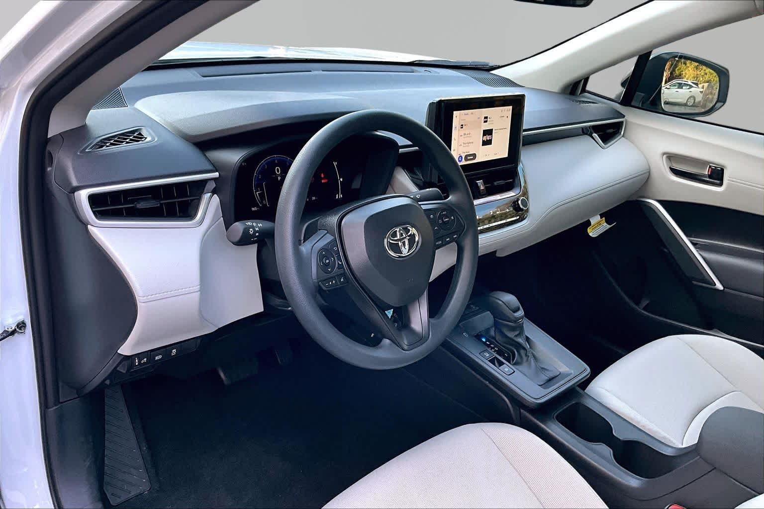 Certified Used 2026 Wind Chill Pearl Toyota L image 18