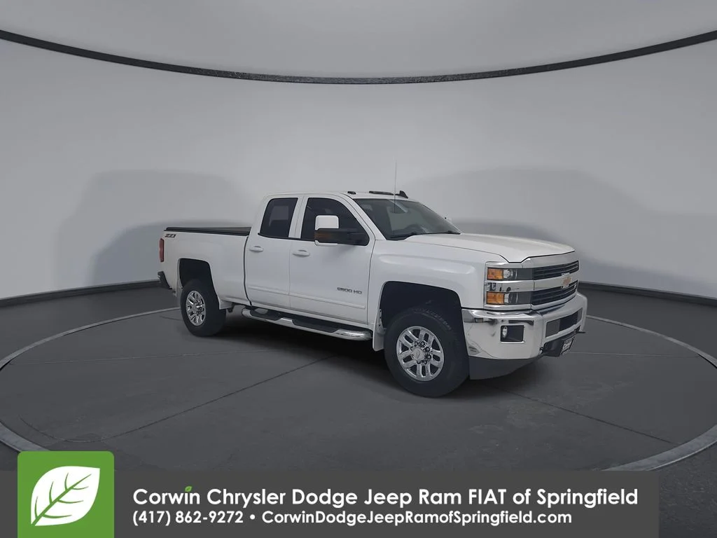 Used 2017 White Chevrolet LT image 3