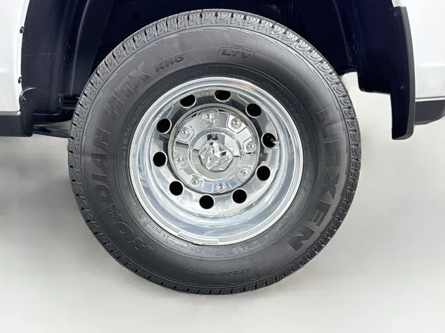 New 2026 Bright White Clear-Coat Exterior Paint RAM Laramie image 31