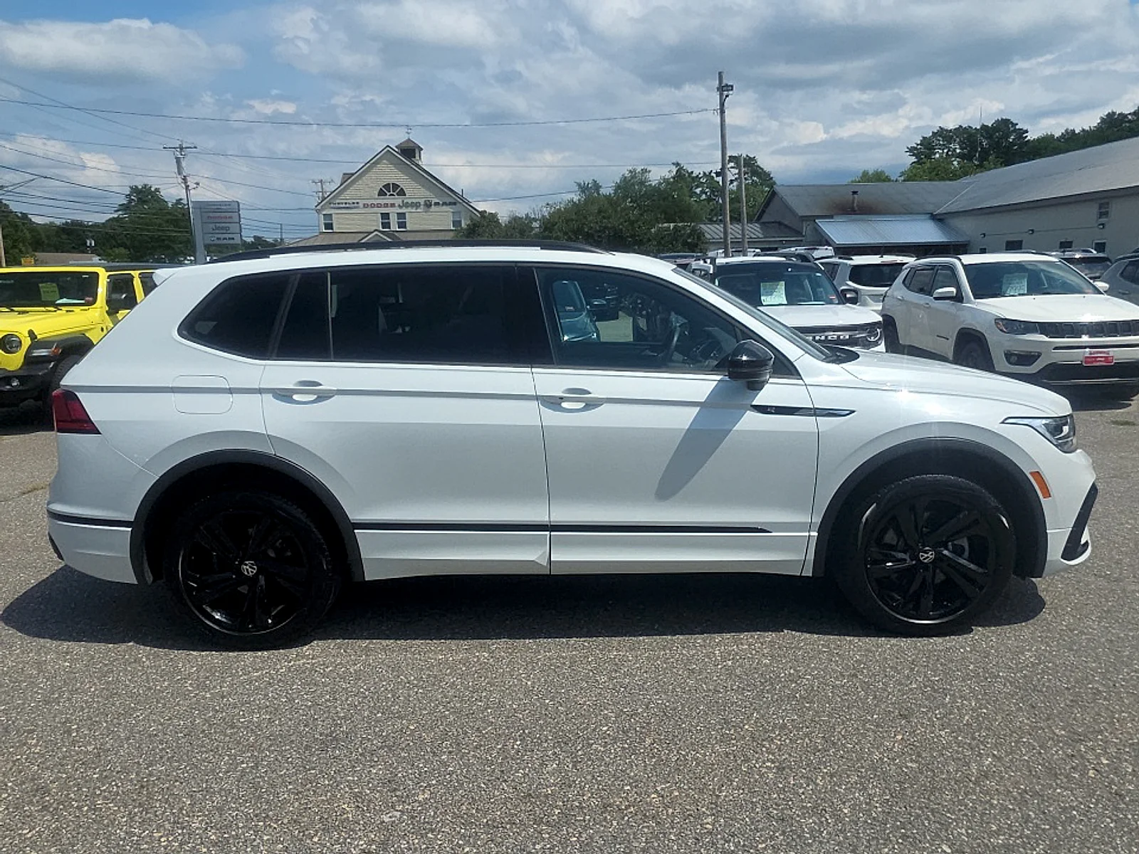 Used 2024 Opal White Volkswagen 2.0T SE R-Line Black image 6