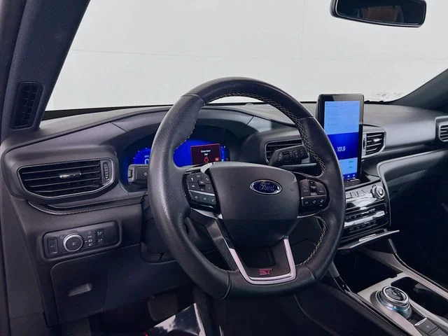 2022 Ford Explorer ST - Photo 10